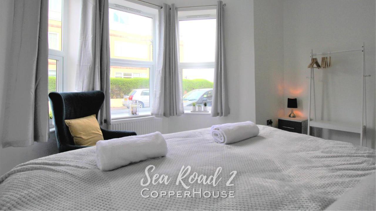 Beautiful Apartments On The Sea Front - Sea Road 2 펠릭스토우 외부 사진